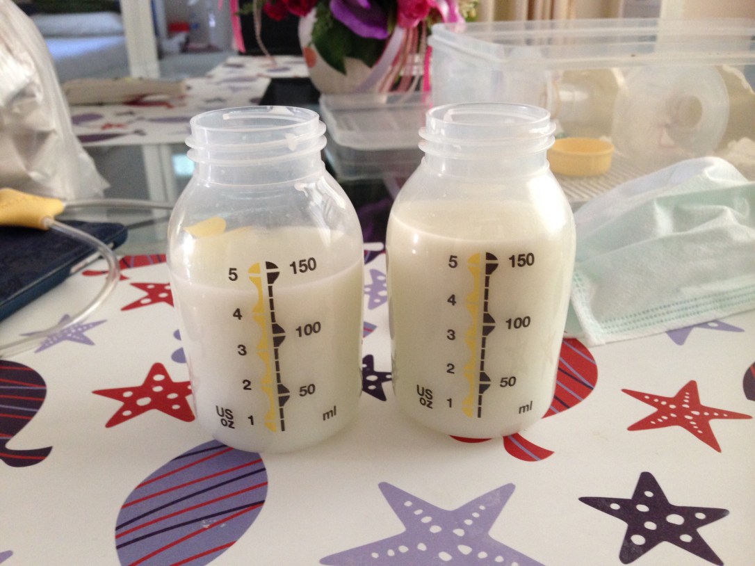 ★ เลี้ยงแฝดด้วยนมแม่