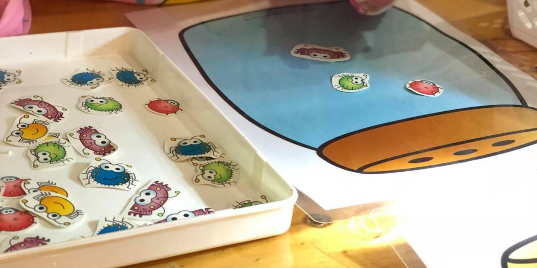 ✦ “Bugs in a Jar” Math Game