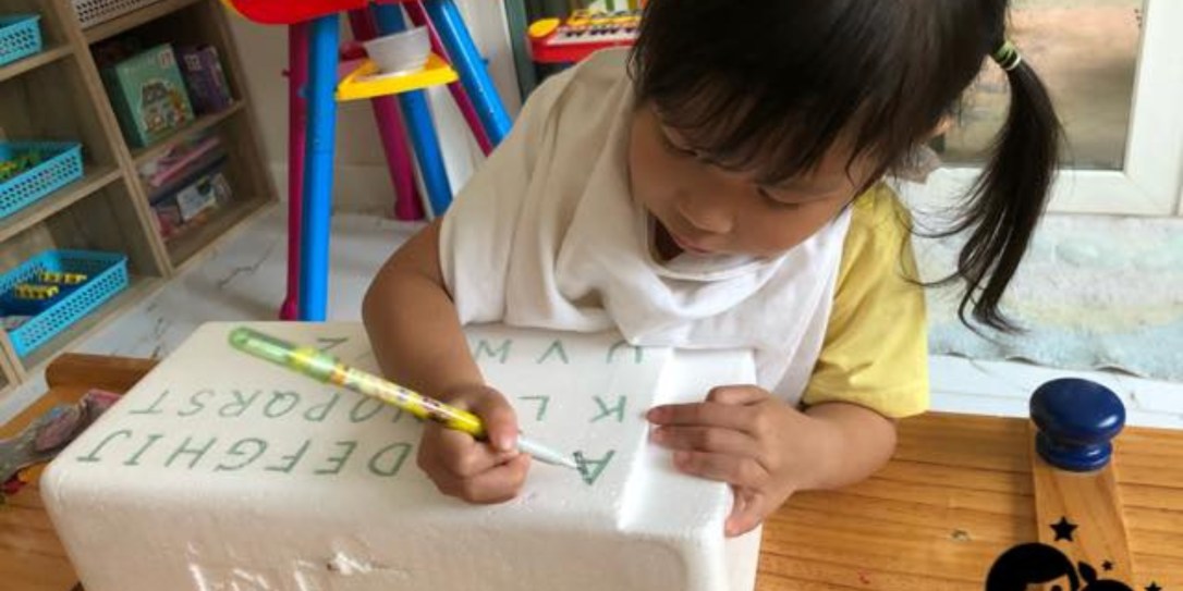 ✦ Dot Alphabet on&nbsp;Foam