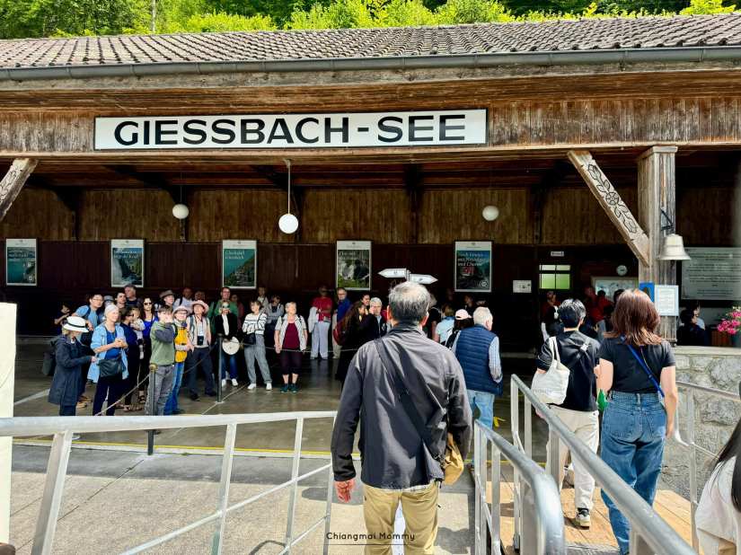 เริ่มเดินที่นี่ค่ะ ลงที่ท่าเรือ 