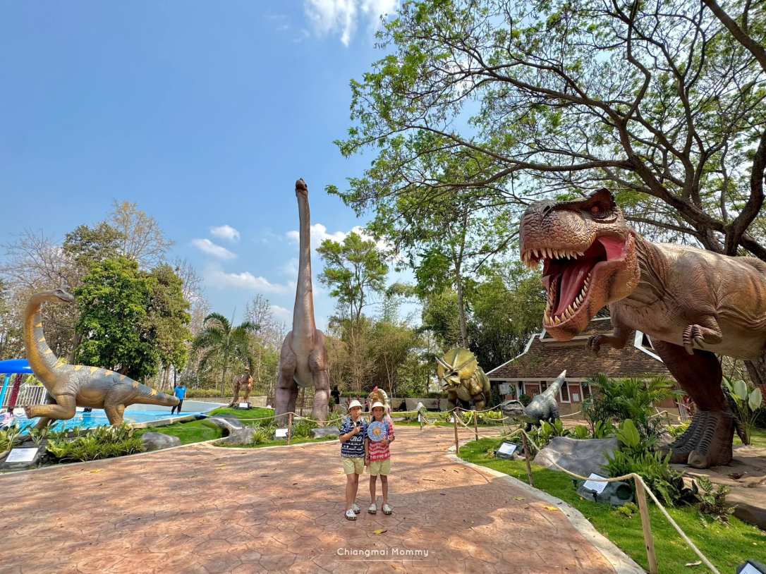 สวนน้ำไดโนเสาร์
